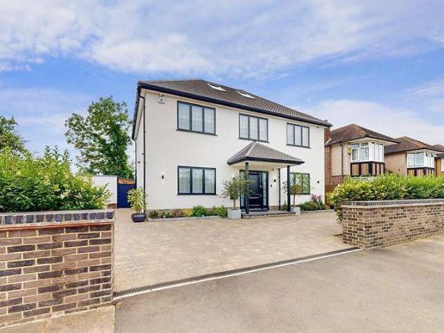 Farm for sale in Little Stanmore, Greater London