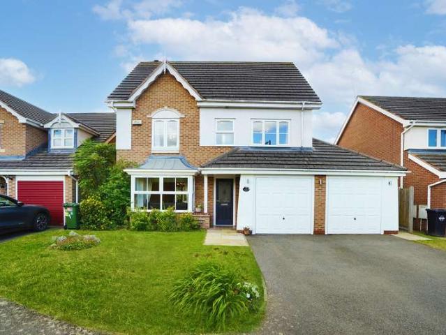 Duplex for sale in Wychbold, Wychbold