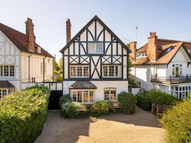 Farm for sale in Shiplake, Berrick Salome
