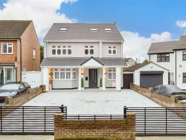 Farm for sale in Harold Wood, Greater London