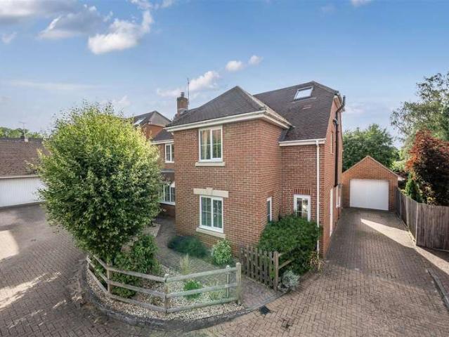 Farm for sale in Emmbrook, Wokingham