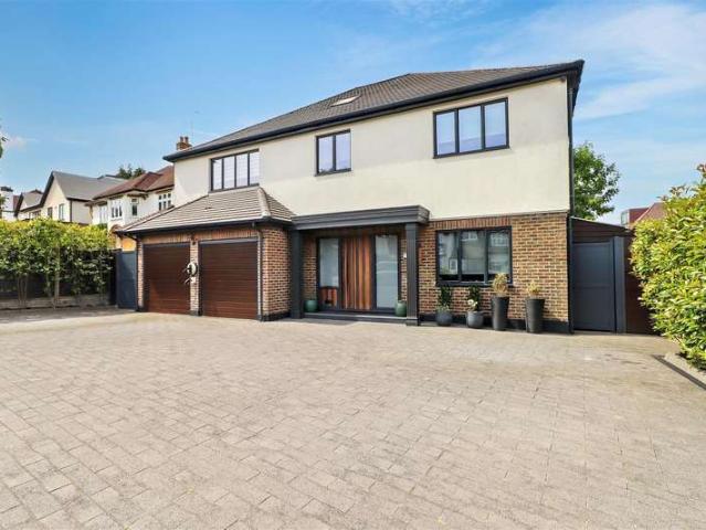 Farm for sale in Elstree and Borehamwood, Borehamwood