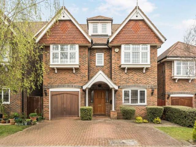 Farm for sale in Little Stanmore, Greater London