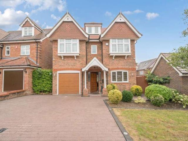 Farm for sale in Little Stanmore, Greater London