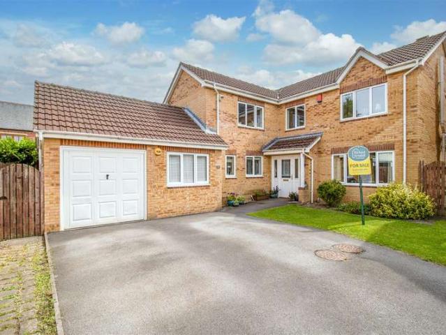 Farm for sale in West Ardsley, Tingley