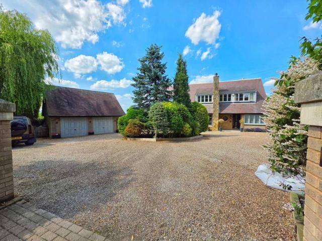 Farm for sale in Pogmoor, South Yorkshire