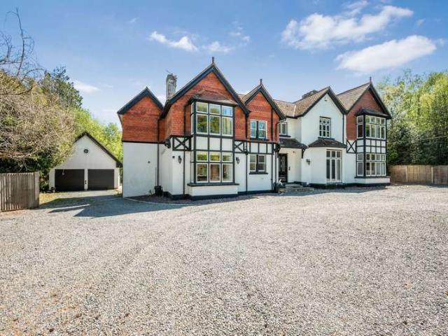 Farm for sale in Burstow, Hillview