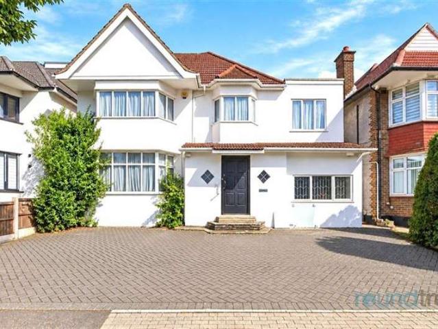 Farm for sale in London Borough of Barnet, Greater London