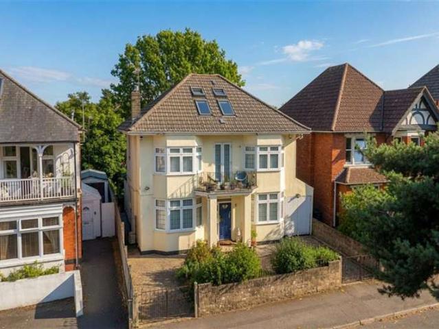 Farm for sale in Charminster, Bournemouth