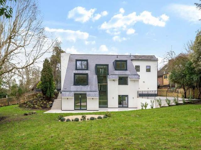 Farm for rent in Totteridge, Greater London