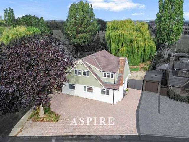 Farm for sale in Lee Chapel, Basildon