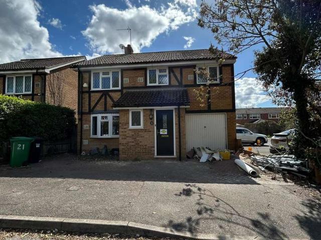 Farm for rent in Colnbrook with Poyle, Slough