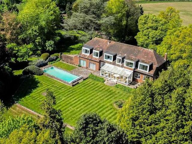 Farm for sale in Folkestone, Postling