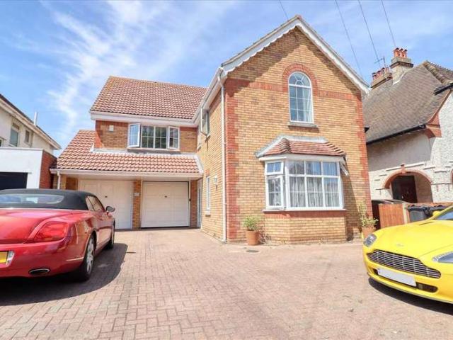 Farm for sale in Holland-on-Sea, Dale Hill