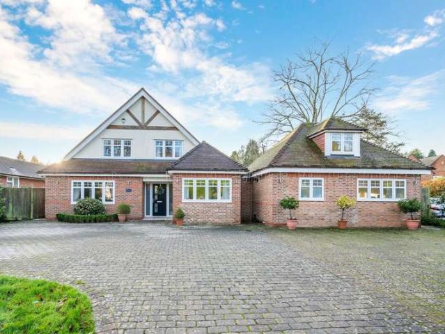 Farm for sale in Walton On The Hill, Red Hill