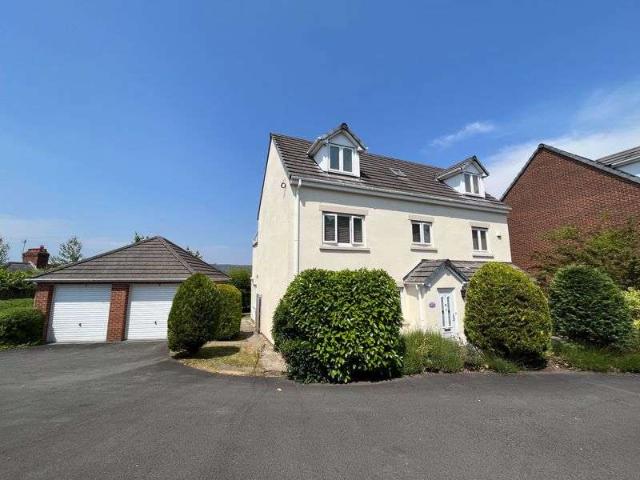 Farm for sale in Cimla, Neath