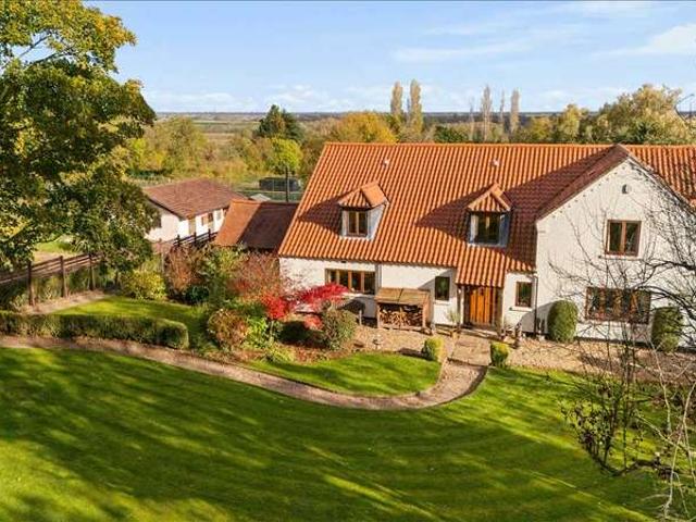 Farm for sale in Ashby Cum Fenby, North East Lincolnshire