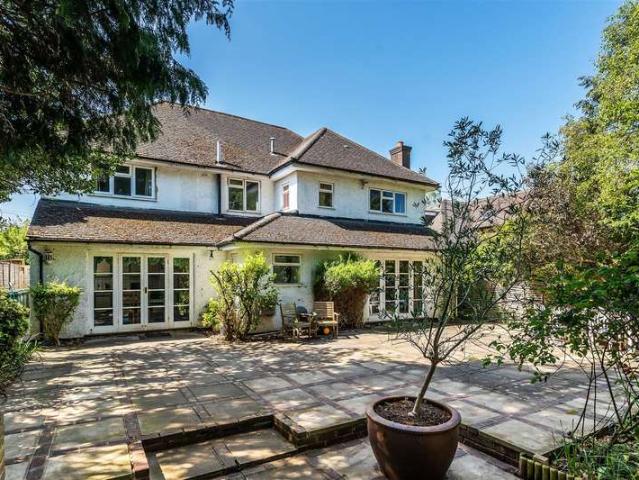 Farm for sale in Carshalton Beeches, Greater London