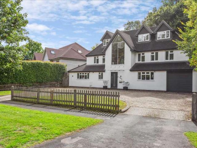 Farm for sale in Batchworth, Hertfordshire