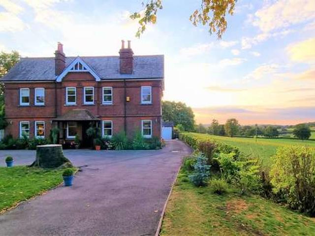 Farm for sale in Stone, Baswich