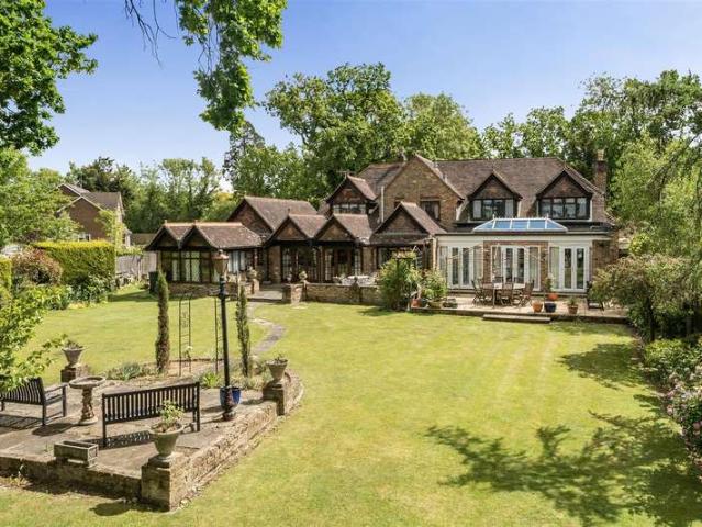 Farm for sale in Winnersh