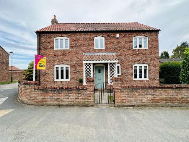 Farm for sale in Cawood, North Yorkshire