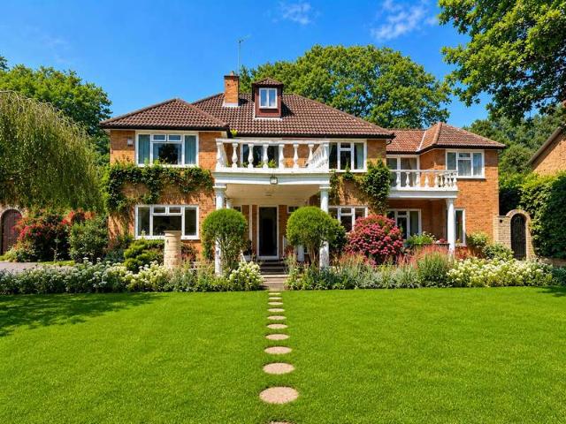 Farm for sale in Farnham Common, Buckinghamshire