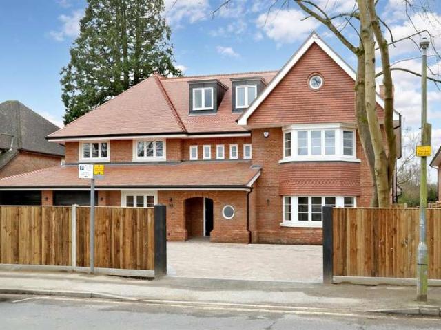 Farm for sale in Beaconsfield, Forty Green