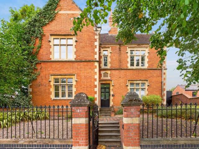Farm for sale in Milverton, Warwick