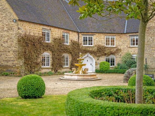 Farm for sale in Stowe, Akeley
