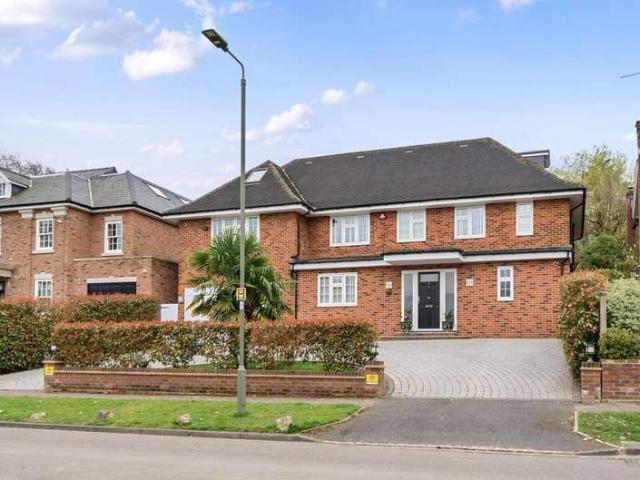 Farm for sale in London Borough of Barnet, Greater London
