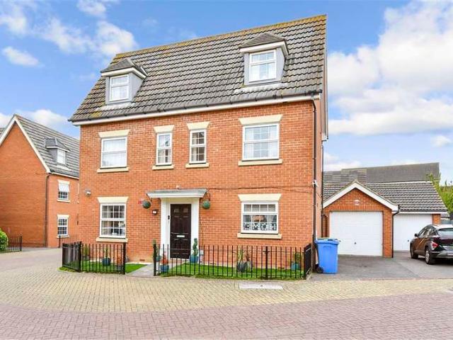 Farm for sale in Grove Park, Oad Street