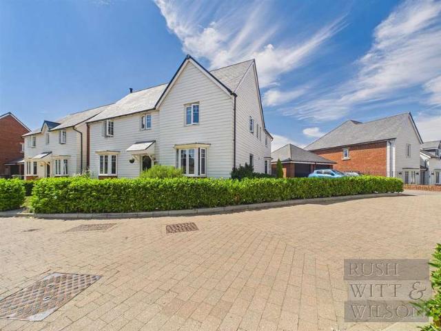 Farm for sale in Little Common, Heathlands