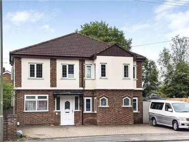 House for rent in Fairlands, Guildford