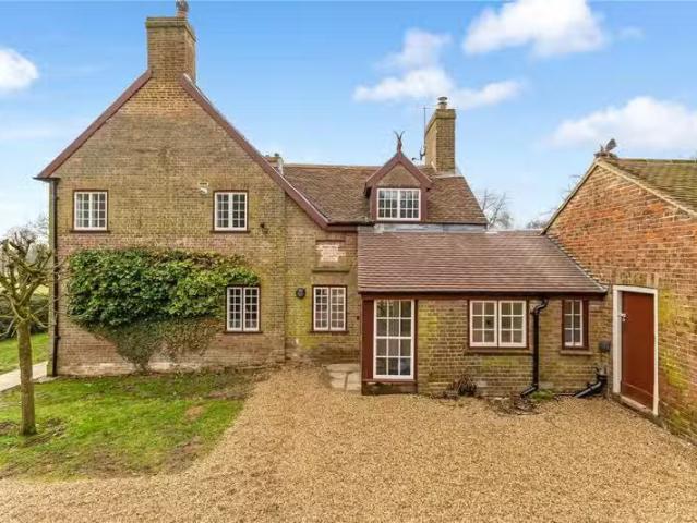 House for rent in Pouchen End, Hertfordshire