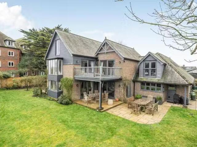 House for rent in Littlecote, West Sussex