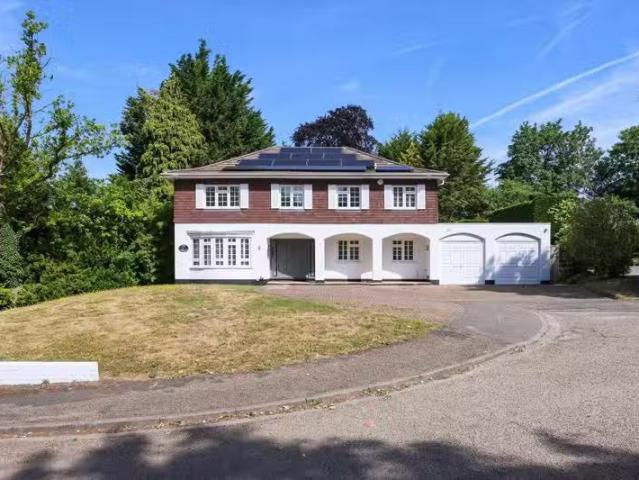 House for rent in Blackhills, Surrey