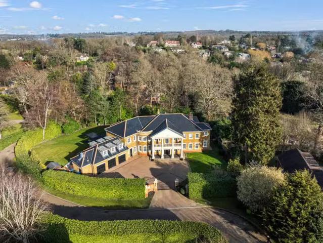 House for rent in Pachesham Park, Surrey