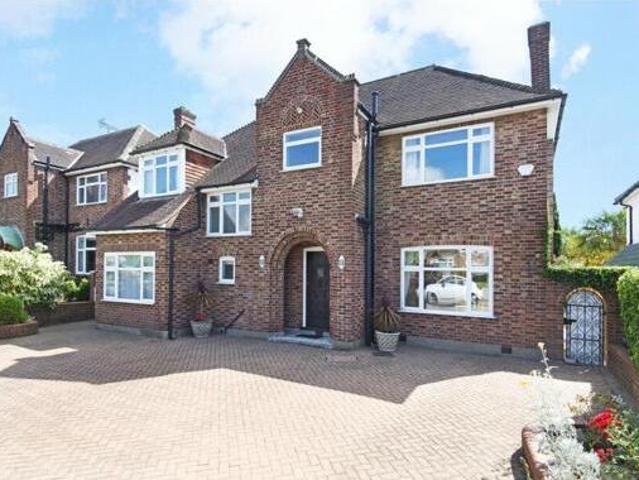 House for sale in Kingston Upon Thames, Greater London