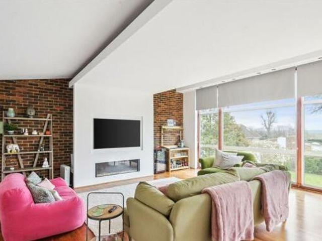 House for sale in Kingston Upon Thames, Greater London