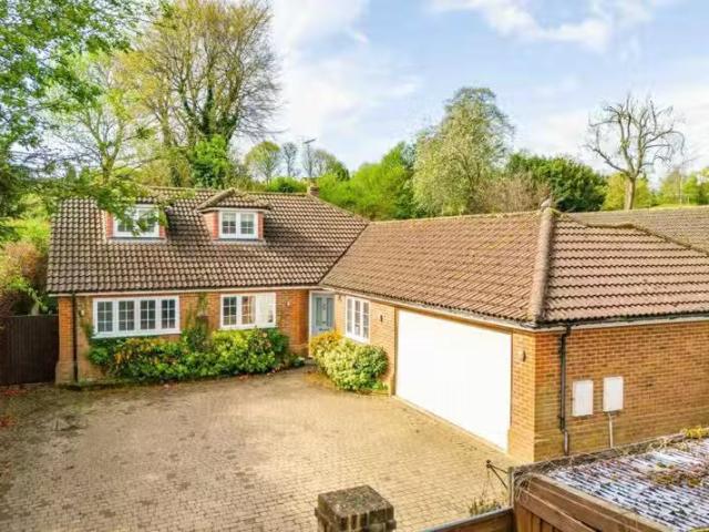 House for rent in Five Acres, Hertfordshire