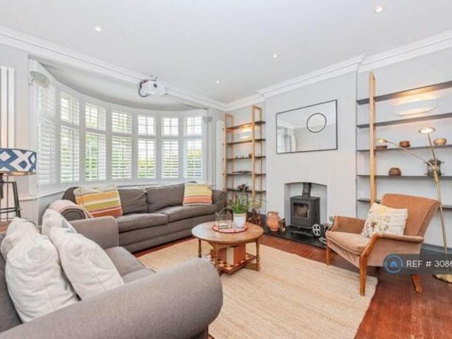 Farm for rent in Cat Hill, England