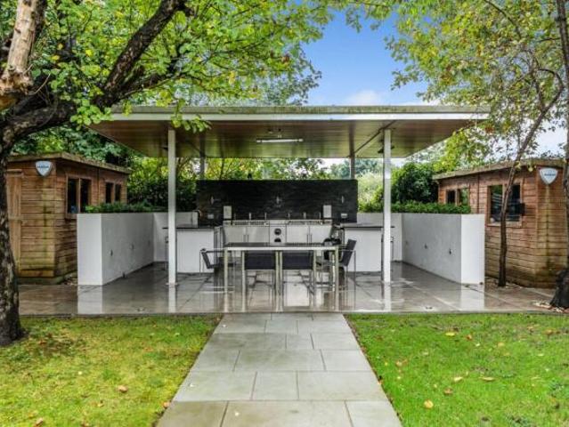 Farm for rent in Hampstead, Greater London