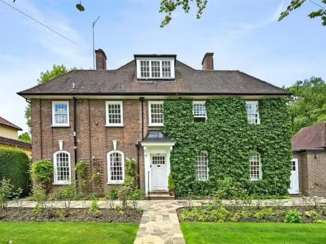 House for rent in Northwood, Greater London