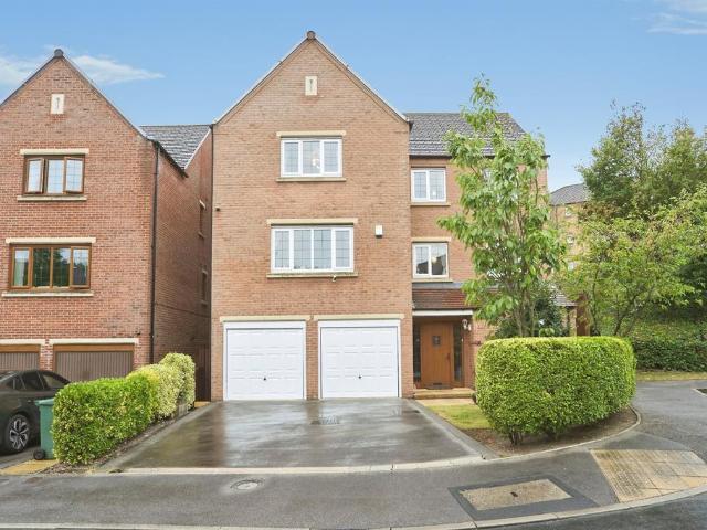 House for sale in Pudsey, West Yorkshire