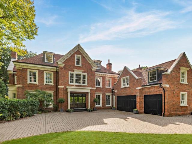 House for sale in Sunninghill and Ascot, South Ascot