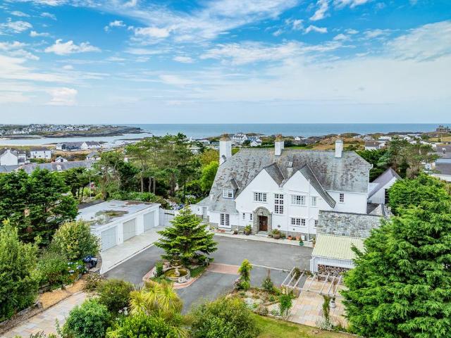 House for sale in Trearddur, Wales