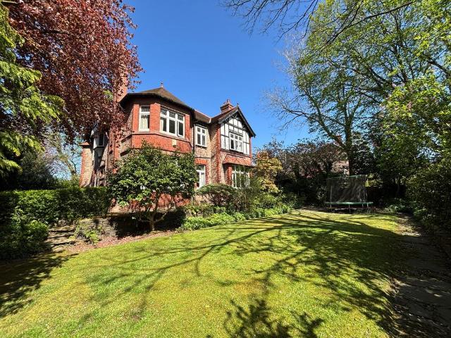 House for sale in Roe Green, Salford