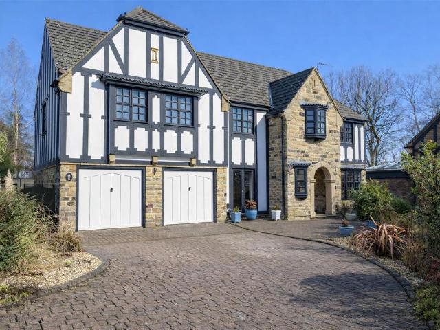 House for sale in Weetwood, West Yorkshire