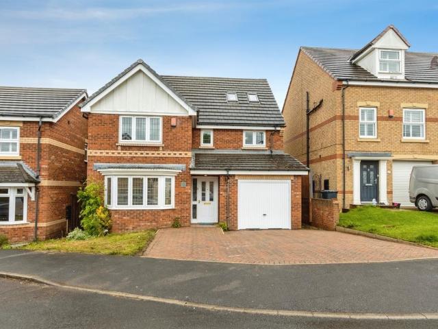 House for sale in Pogmoor, South Yorkshire